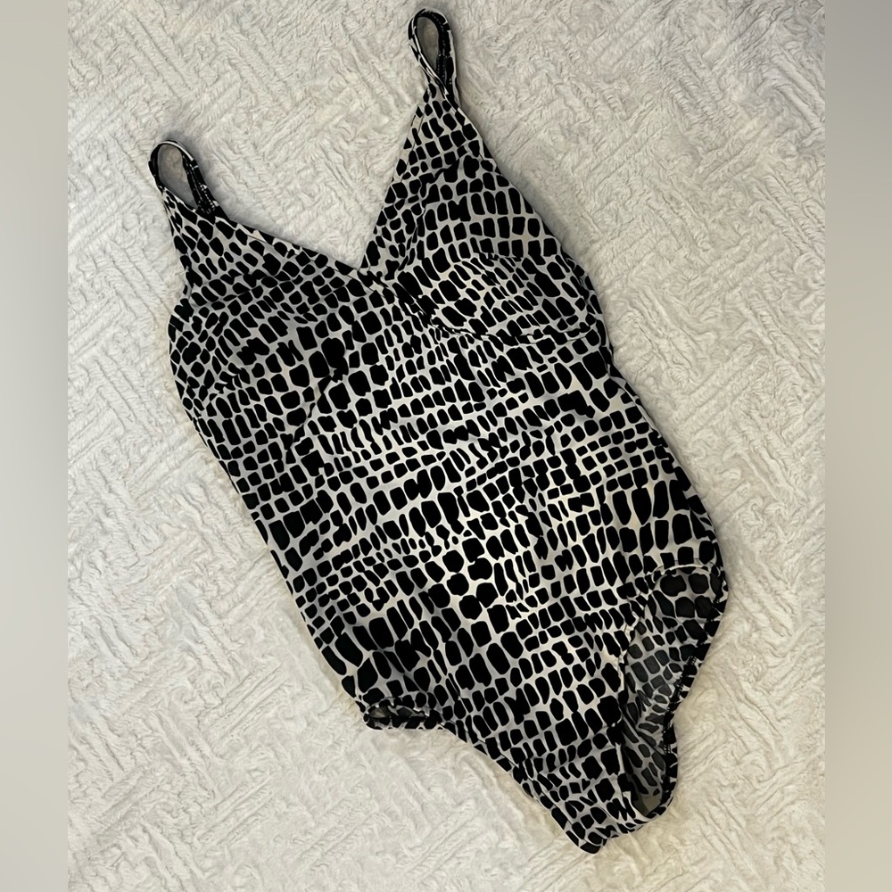 Miraclesuit black and off-white one piece swimsuit 
size 12 slimming swimsuit